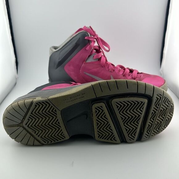 NIKE HYPERQUICKNESS PINK BREAST CANCER WOMENS BASKETBALL SHOES SIZE 6Y - Picture 3 of 4